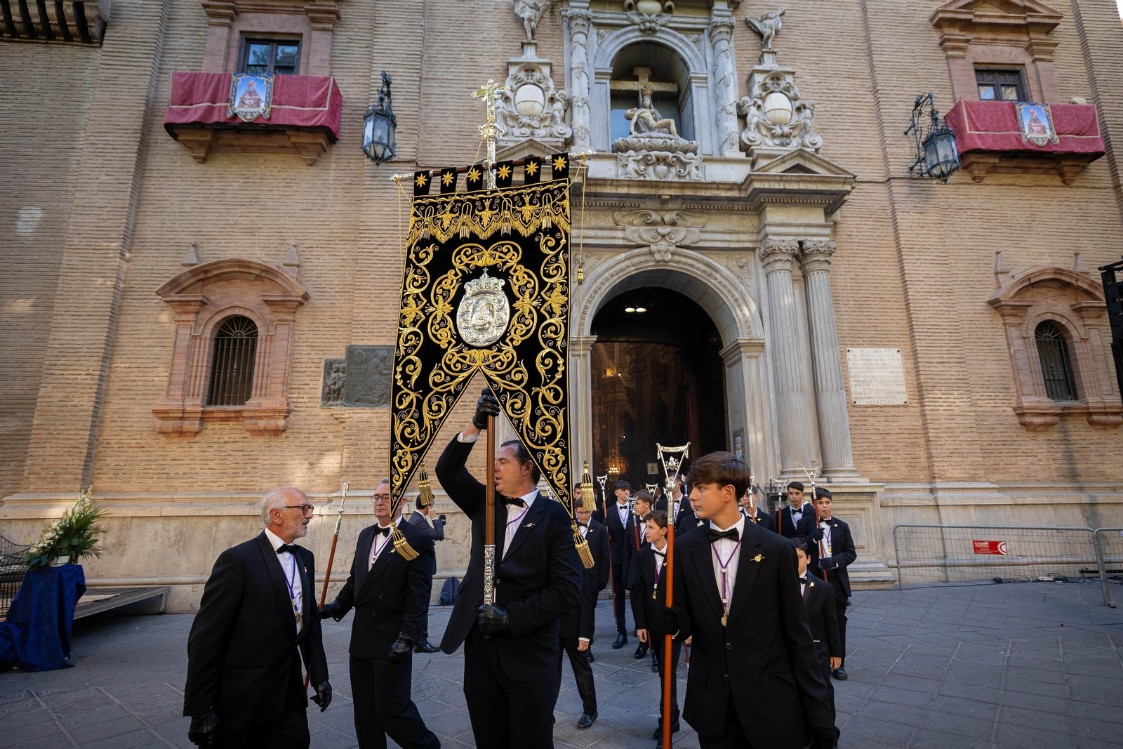 Fotos: así ha sido la procesión de la Virgen de las Angustias de Granada