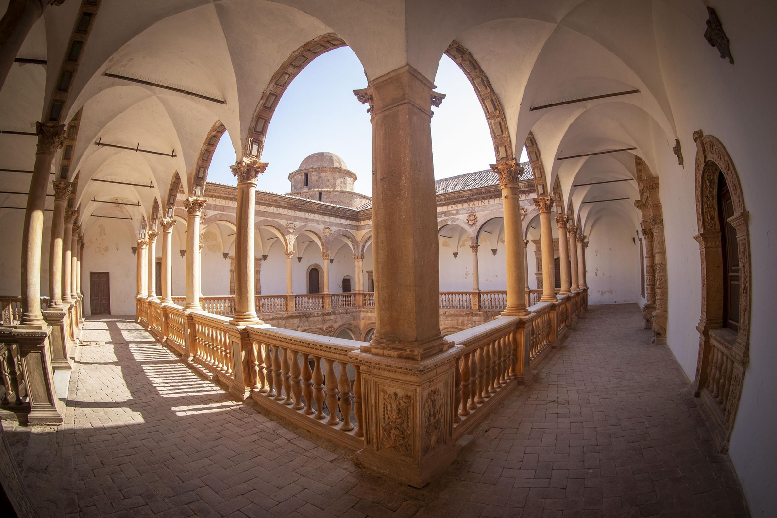 En el interior del Castillo de La Calahorra: las imágenes de la nueva fortaleza de la provincia de Granada