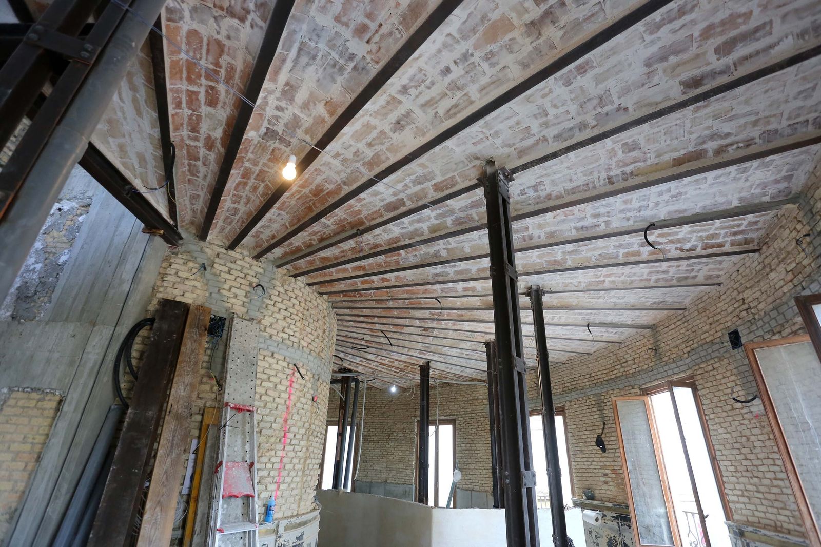 Imágenes de las obras del mítico Gallo Azul de Jerez