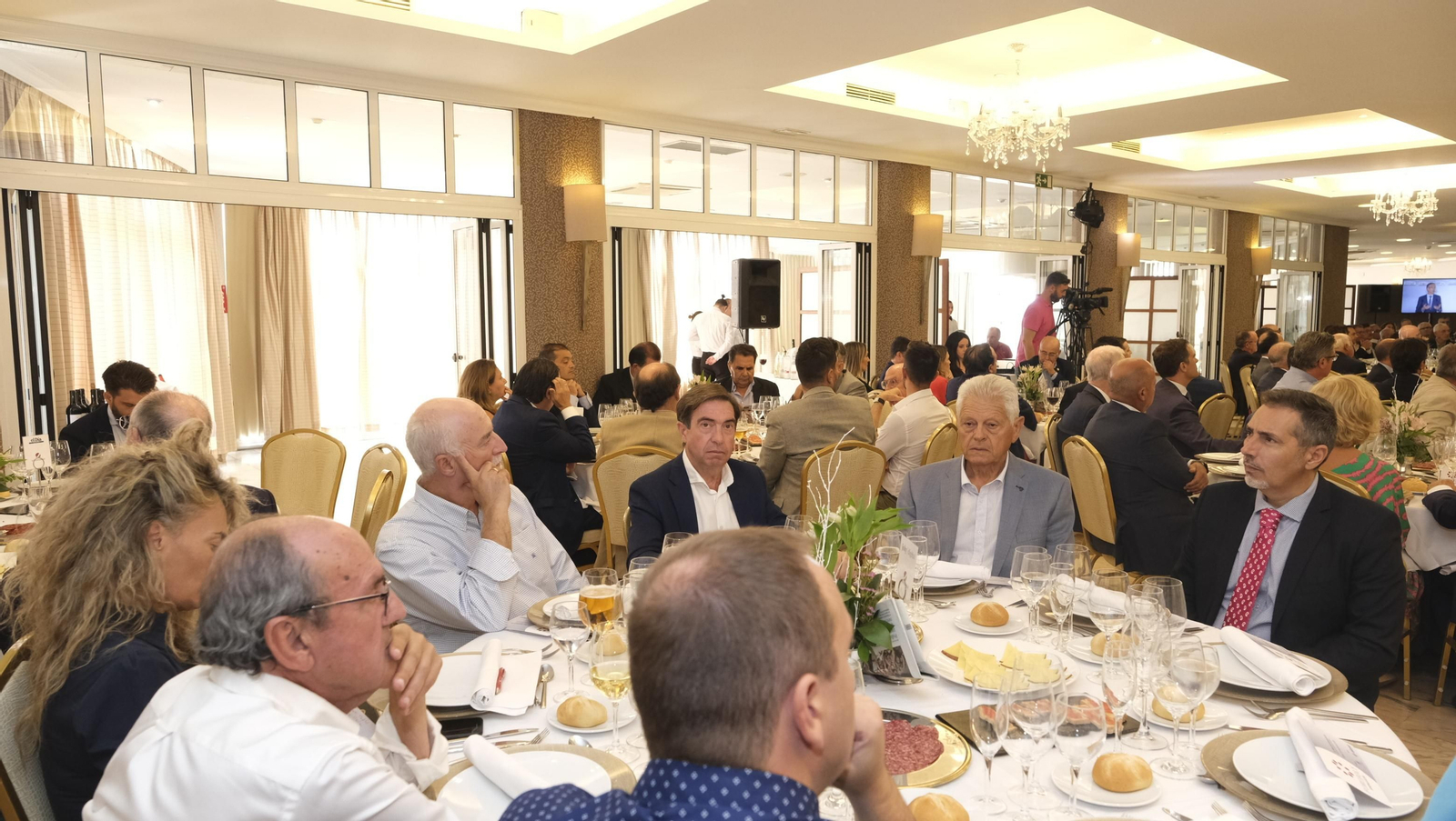 Imágenes del Foro Joly en Almería, con el Gobernador del Banco de España, Pablo Hernández de Cos