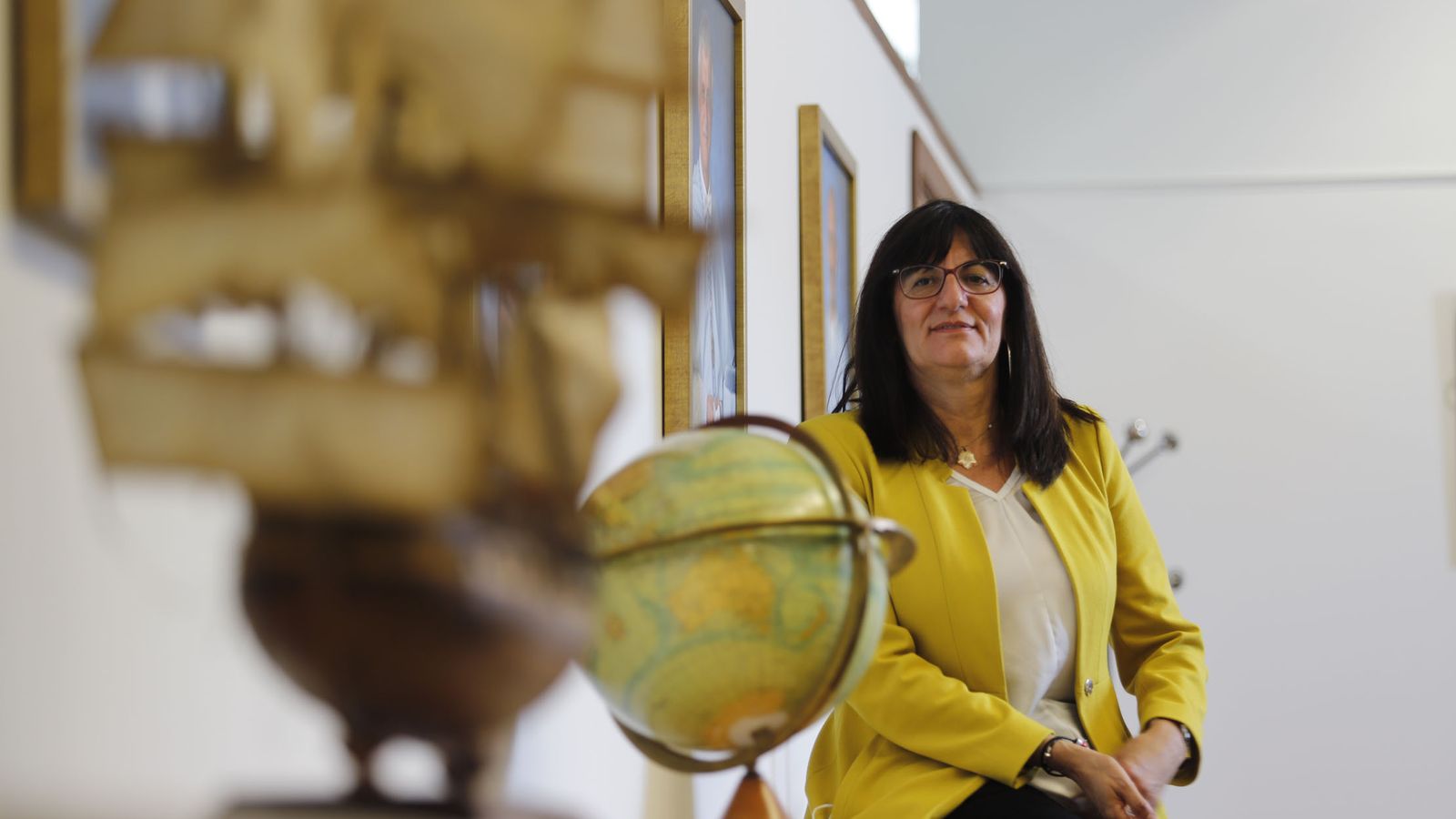 La candidata al Rectorado en la sala de juntas de la Facultad de Humanidades.