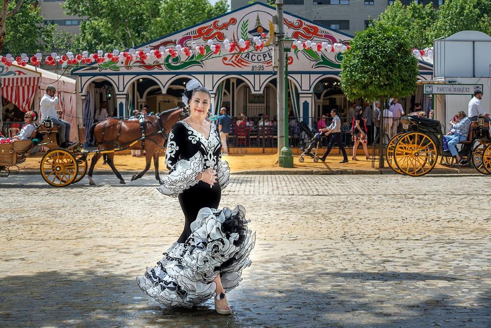 Los diseños de Teressa Ninú Atelier brillan en Sevilla