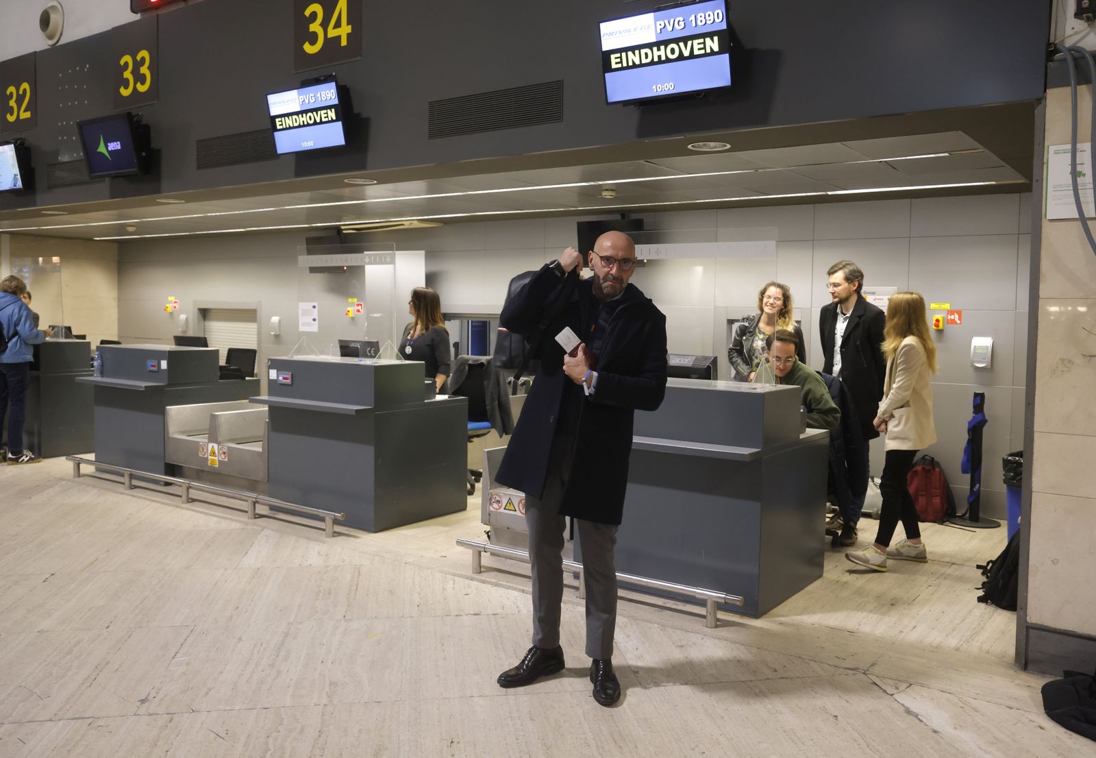Monchi, en el aeropuerto de San Pablo.