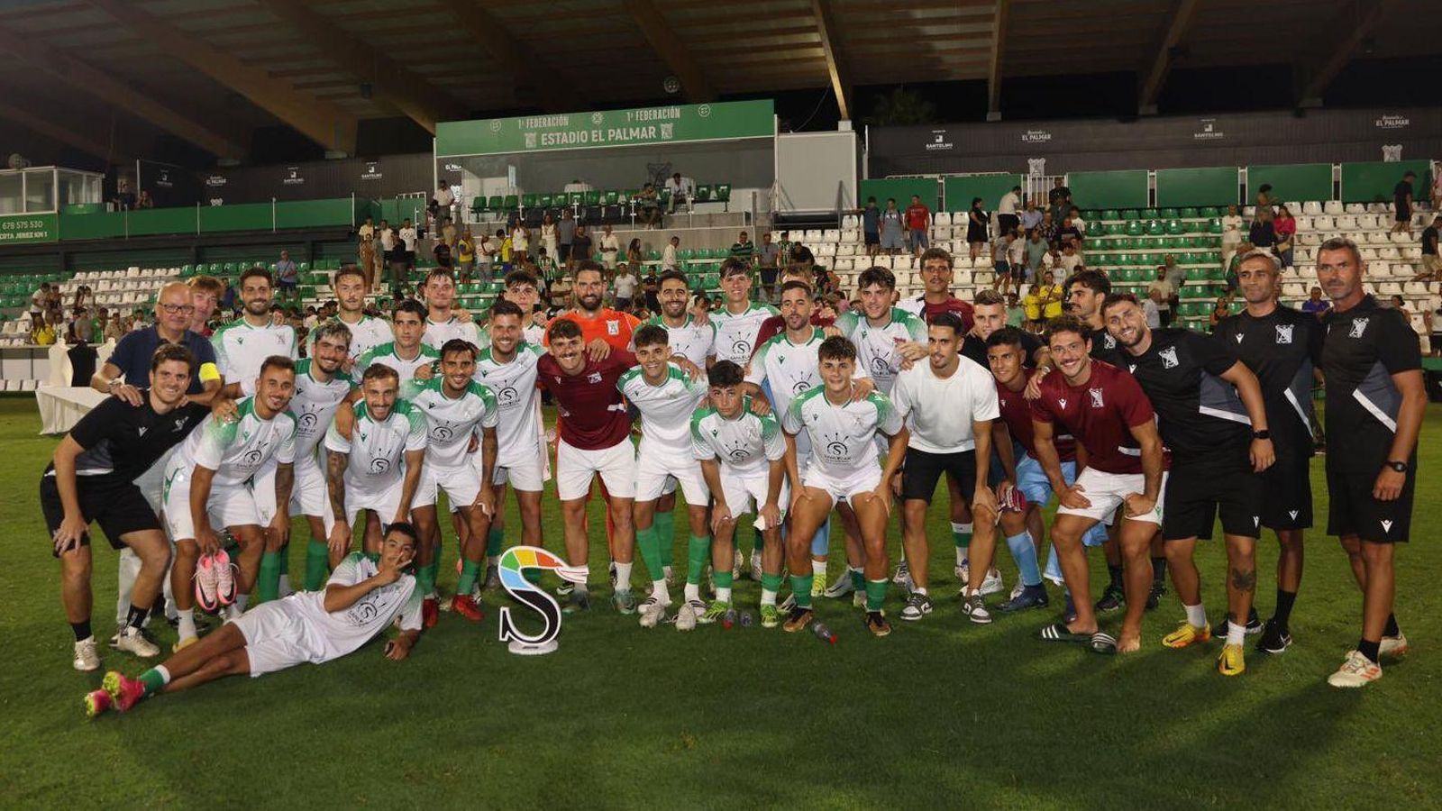 El Atleti celebra el título del Trofeo Sanlúcar Gastronómica