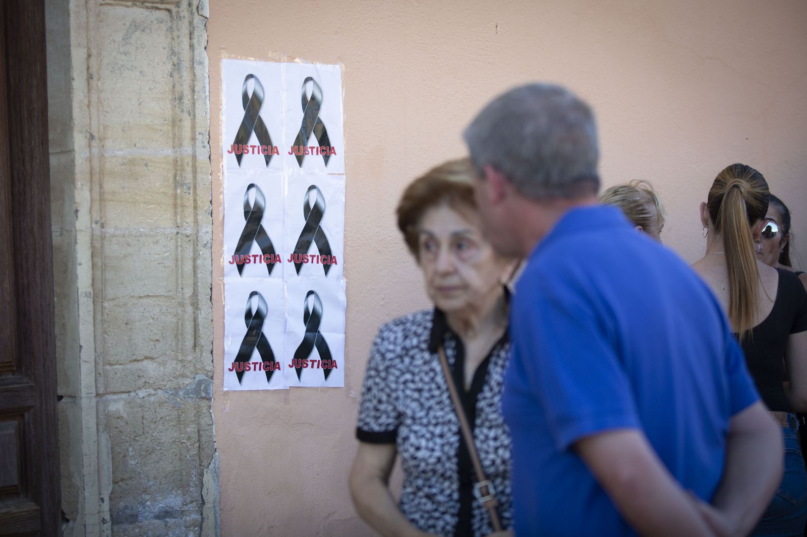 Las imágenes de la concentración de Íllora por el joven fallecido el pasado lunes