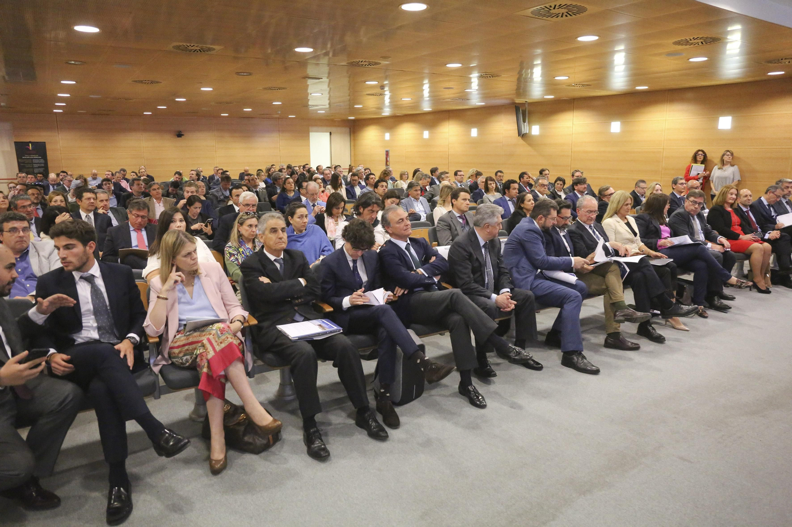 Numerosa asistencia a la jornada celebrada ayer sobre inversiones inmobiliarias.