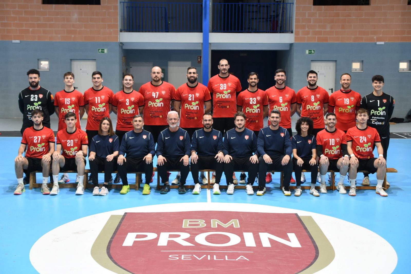 Una fotografía de la plantilla del Cajasol Sevilla BM Proin.