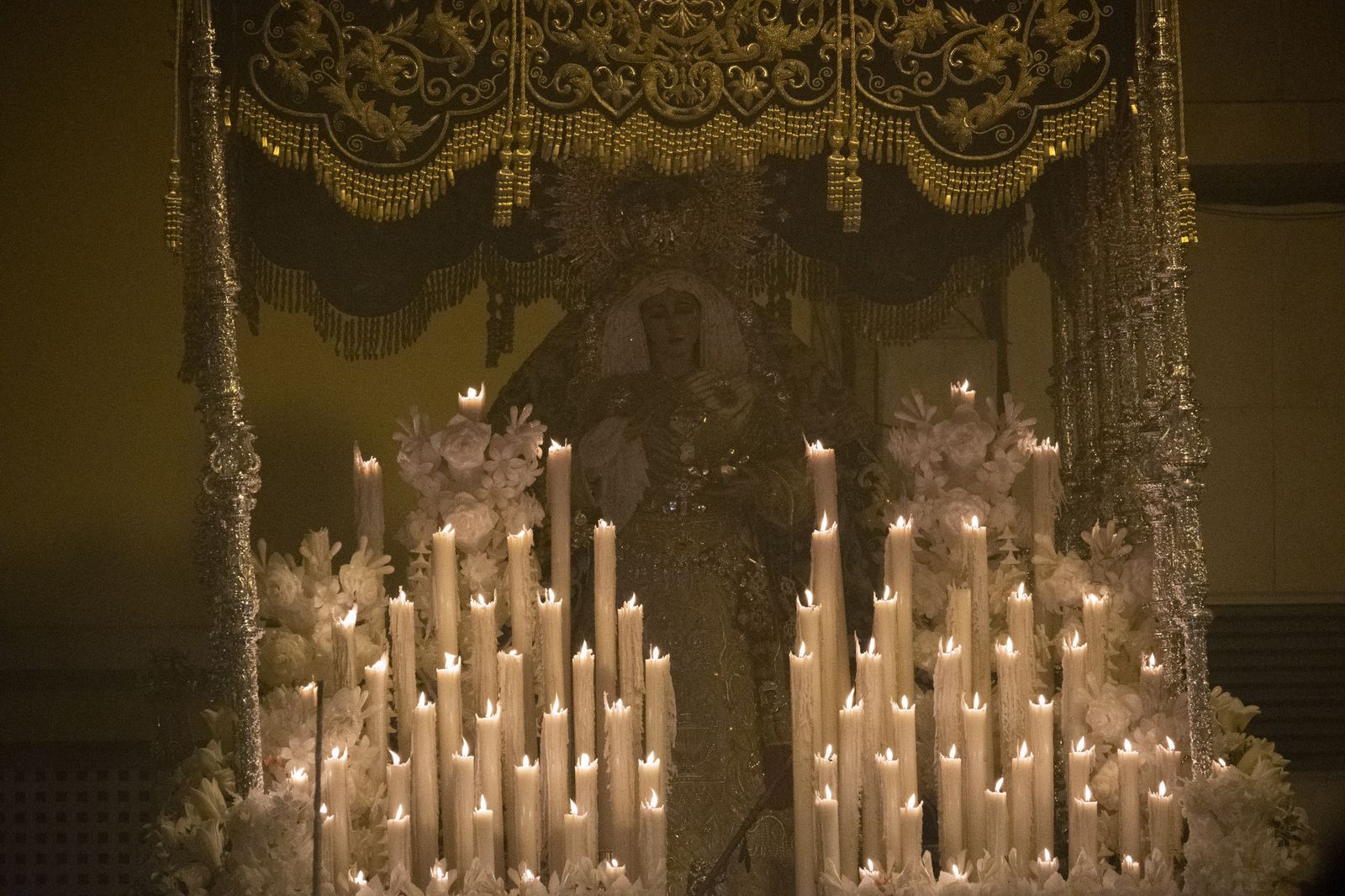 Las mejores imágenes de la procesión de la Amargura Coronada