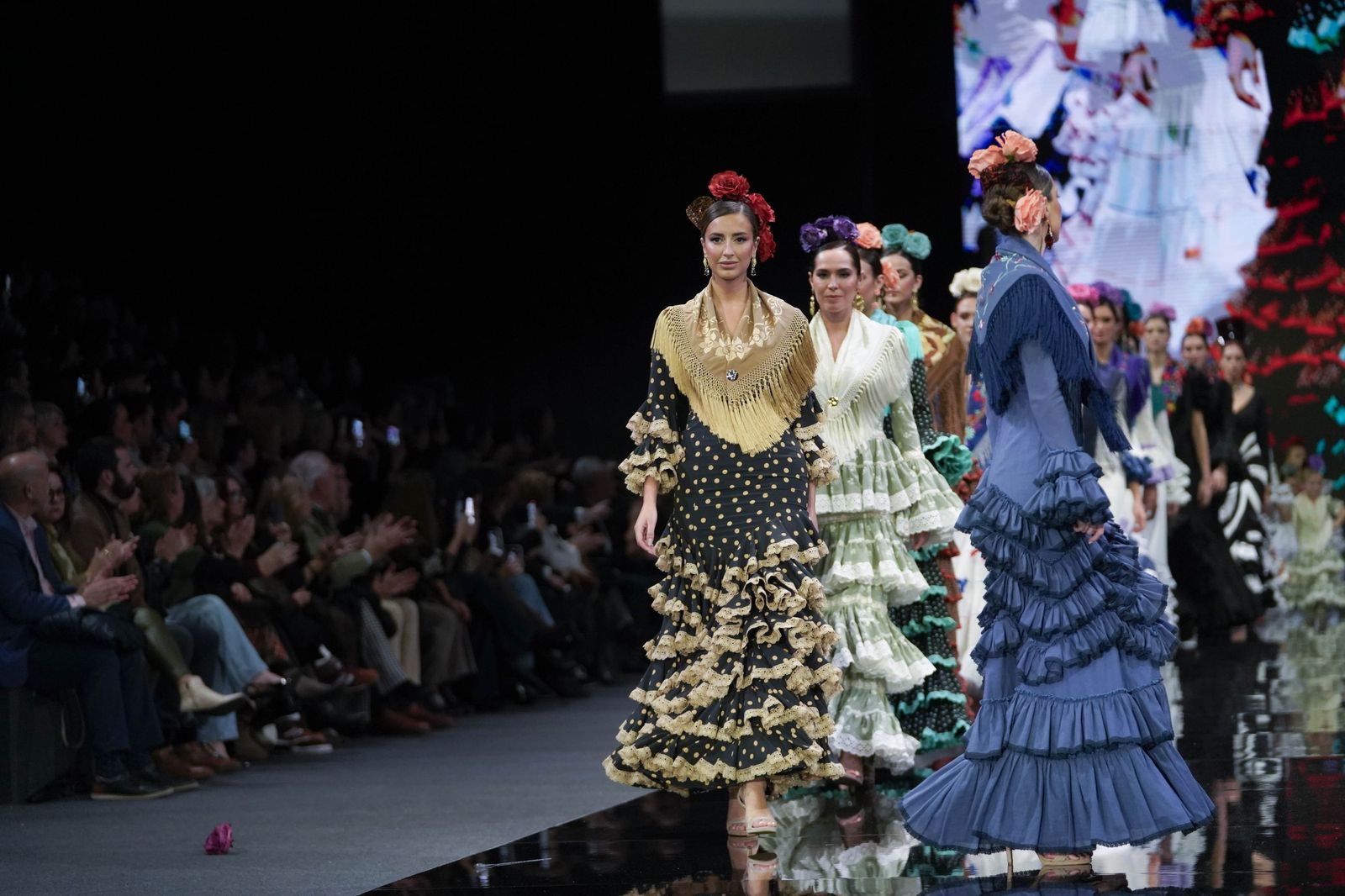 El desfile de Diseño Hermanas Serrano en SIMOF 2026, todas las fotos