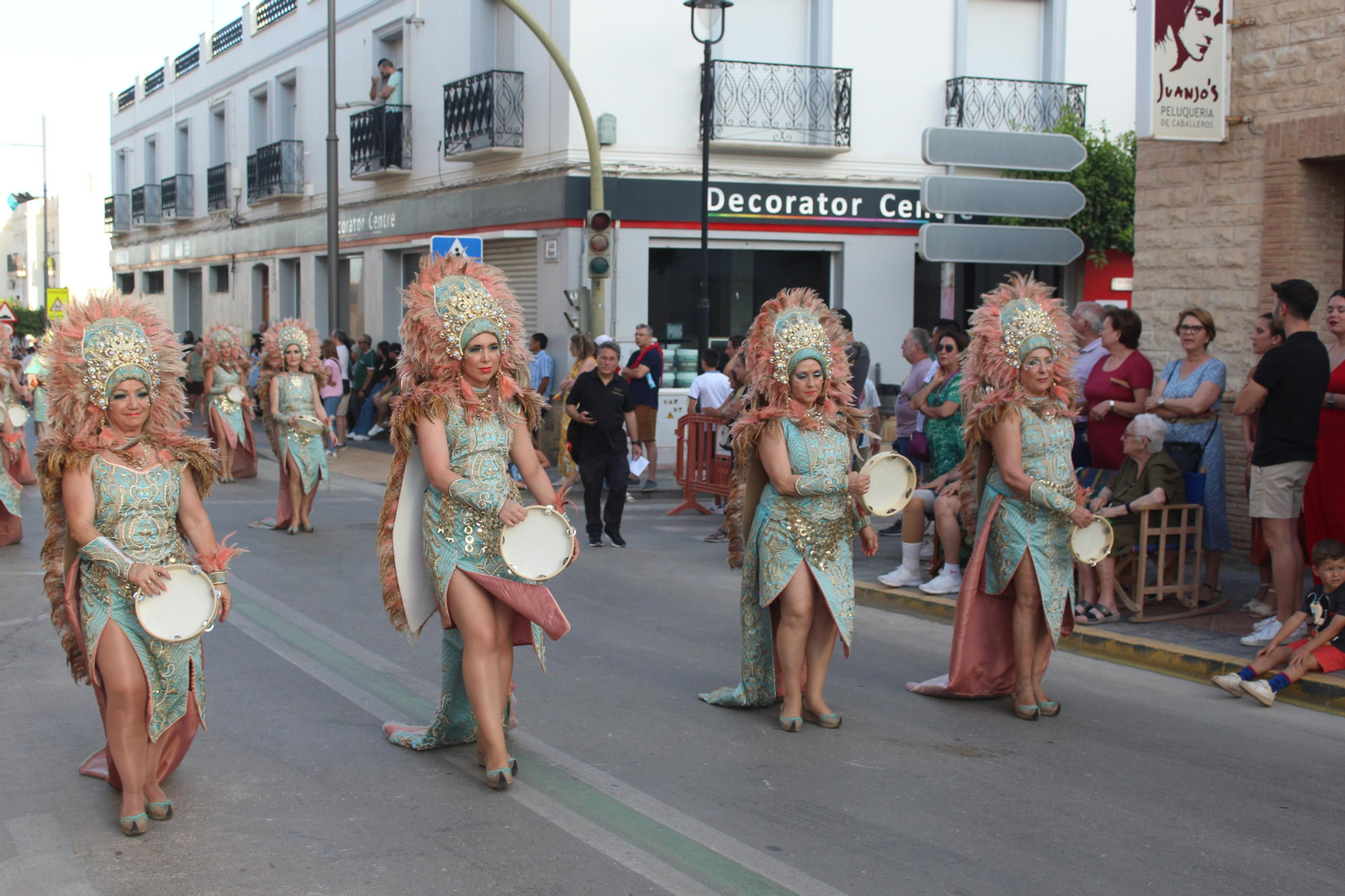 El desfile de Moros y Cristianos de Vera, en imágenes