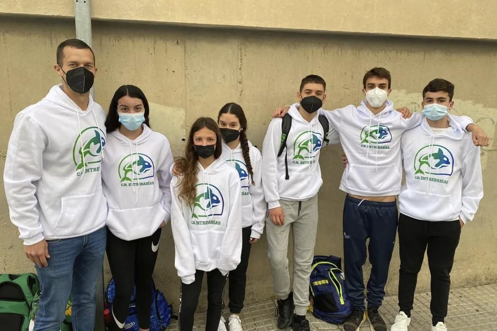 Los nadadores del CN Jerez formaron equipo con los del CN Los Barrios. Los nadadores del CN Jerez formaron equipo con los del CN Los Barrios.