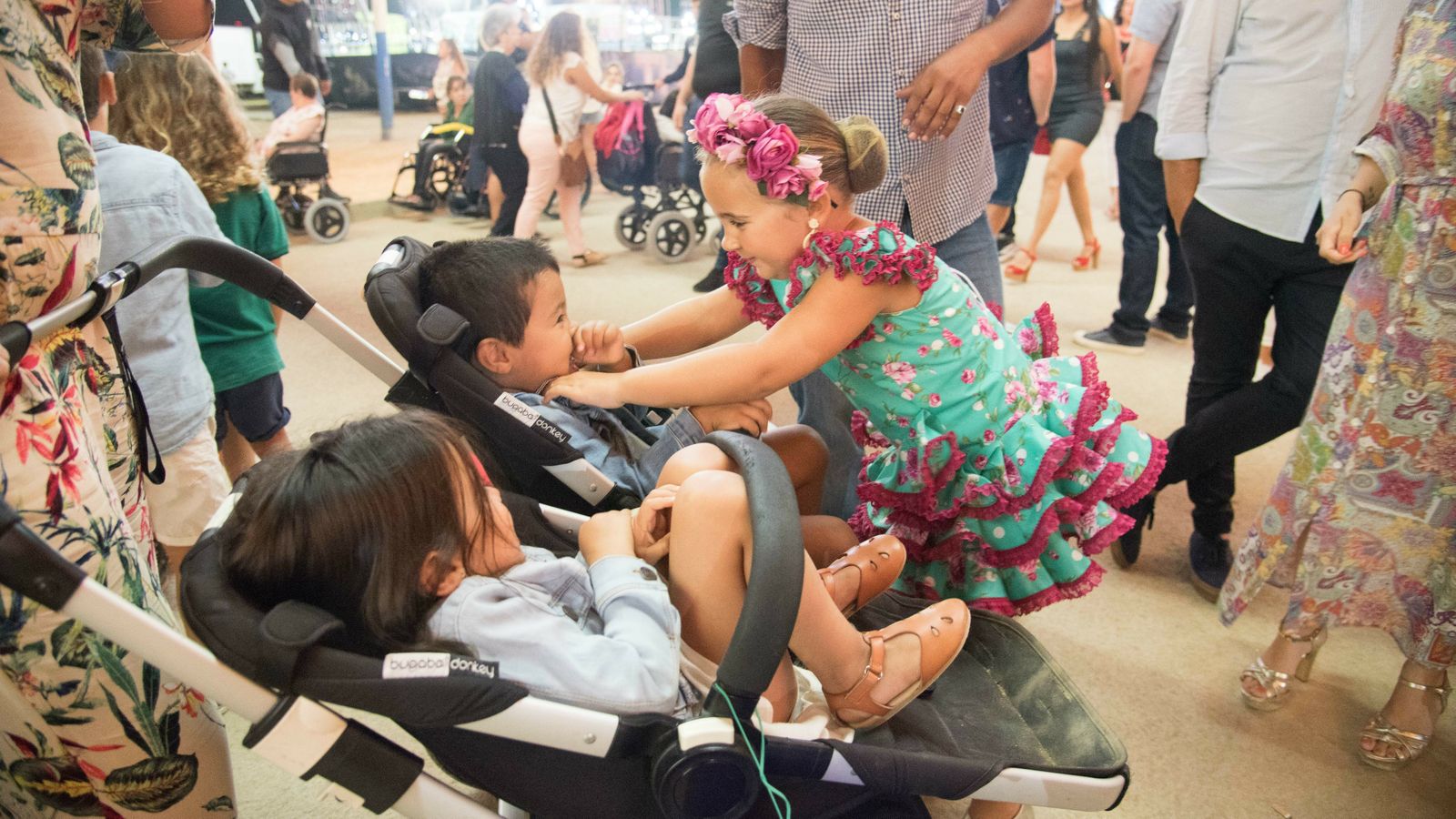 Viernes de Feria de la Línea en imagenes