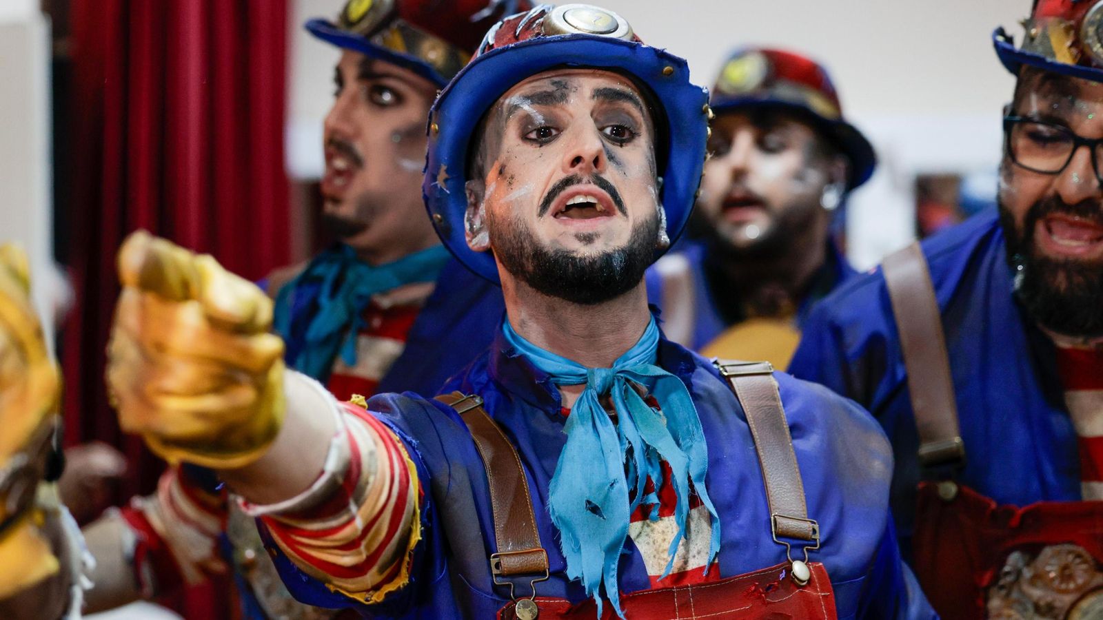 Búscate entre las mejores imágenes de la primera sesión de semifinales del COAC 2025