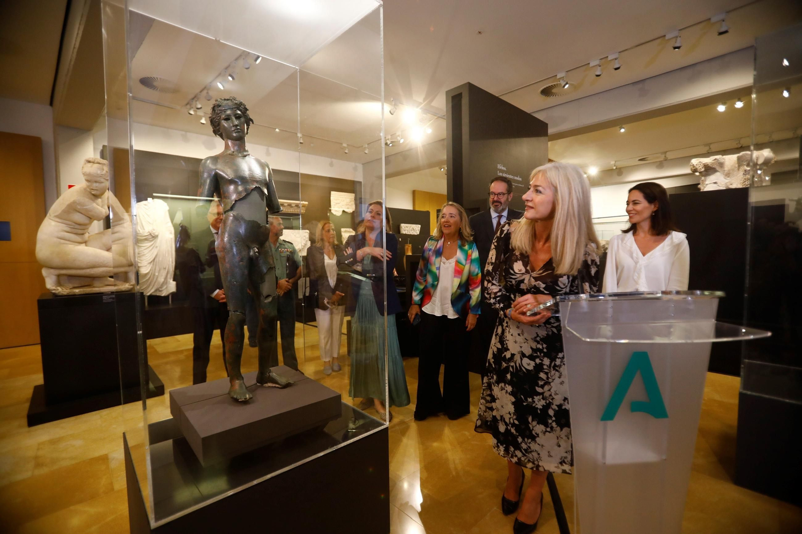 Los efebos de Pedro Abad ya lucen en el Museo Arqueológico de Córdoba, en imágenes