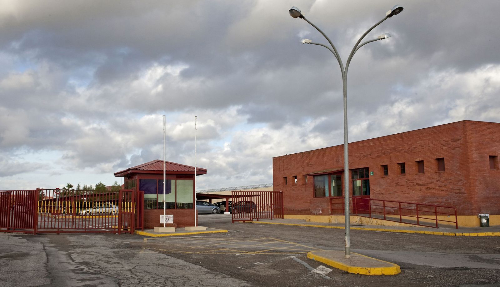 Exterior de la cárcel Sevilla 1