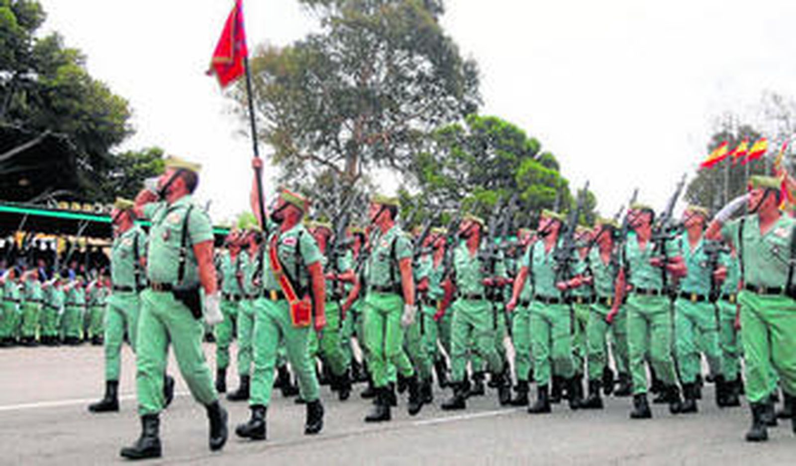 Todas las Unidades participantes en la formación desfilaron al mando del coronel Víctor Bados.