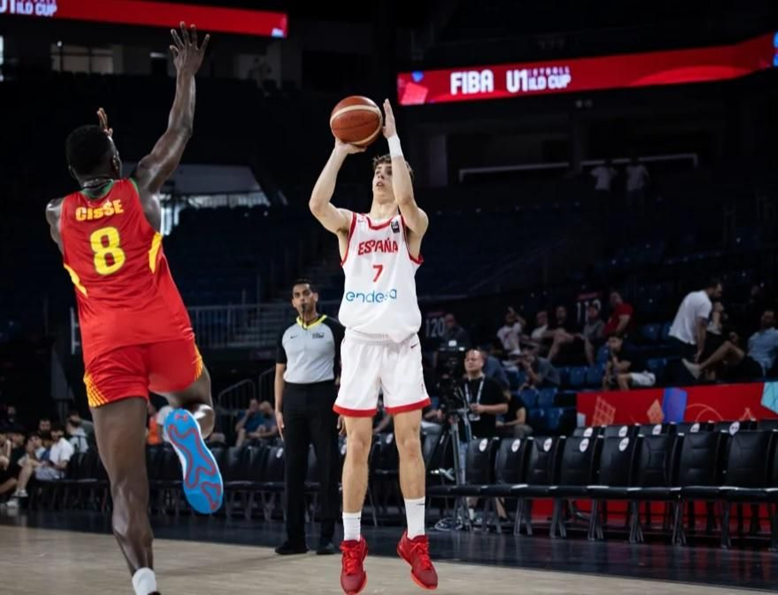 Guille del Pino, 17 puntos ante Guinea para guiar a España sub 17 a cuartos del Mundial