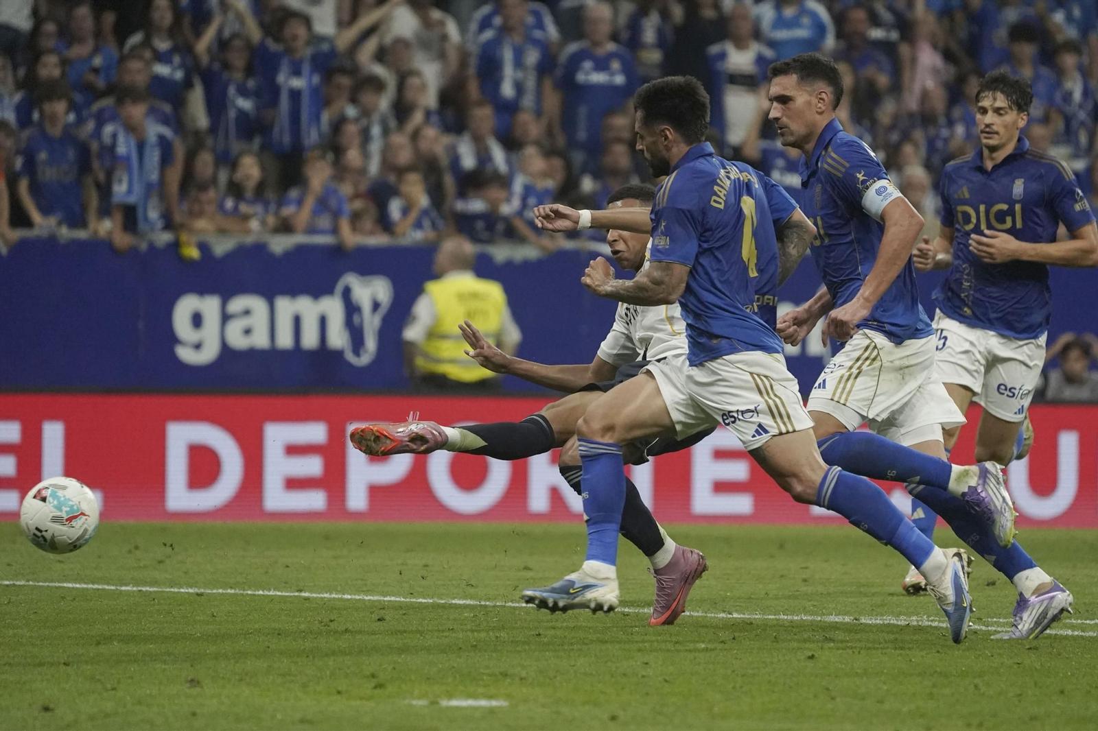 Las fotos del Oviedo - Real Madrid