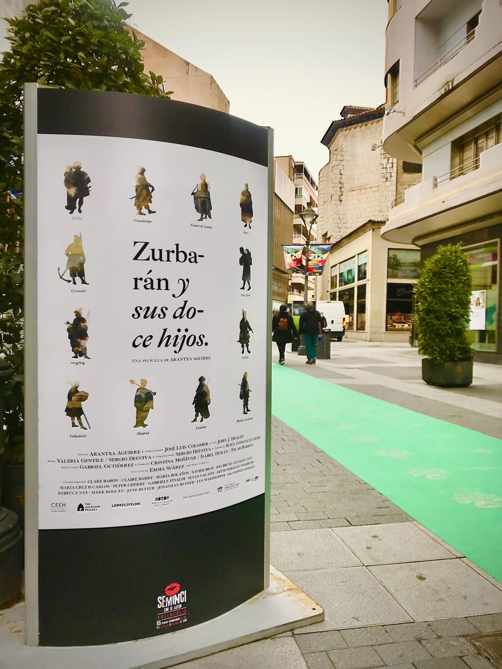 Cartel del documental en las calles de Valladolid ante su estreno en la Seminci.