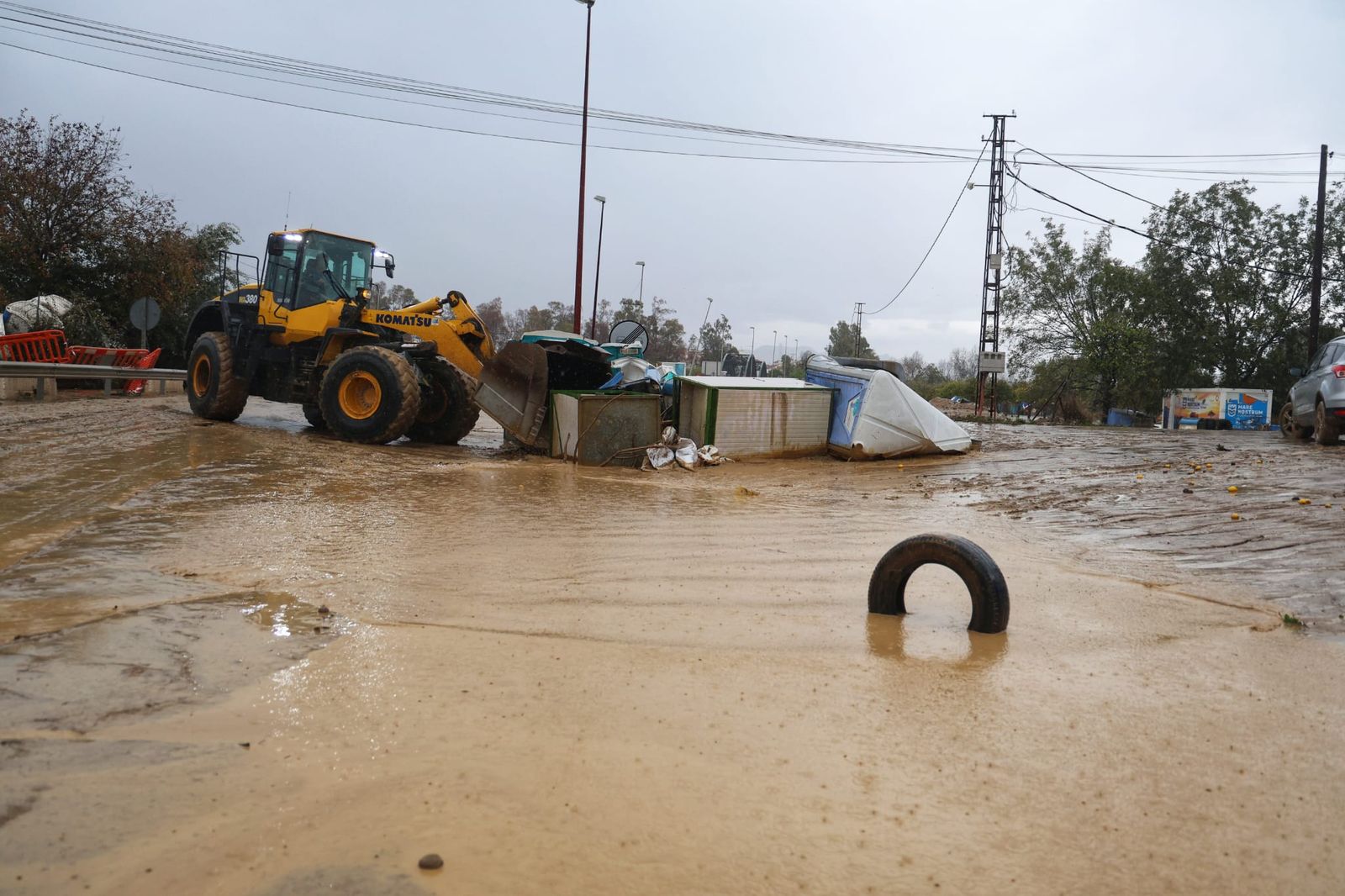 Carretera de Cártama cortada por el desbordamiendo del río Guadalhorce