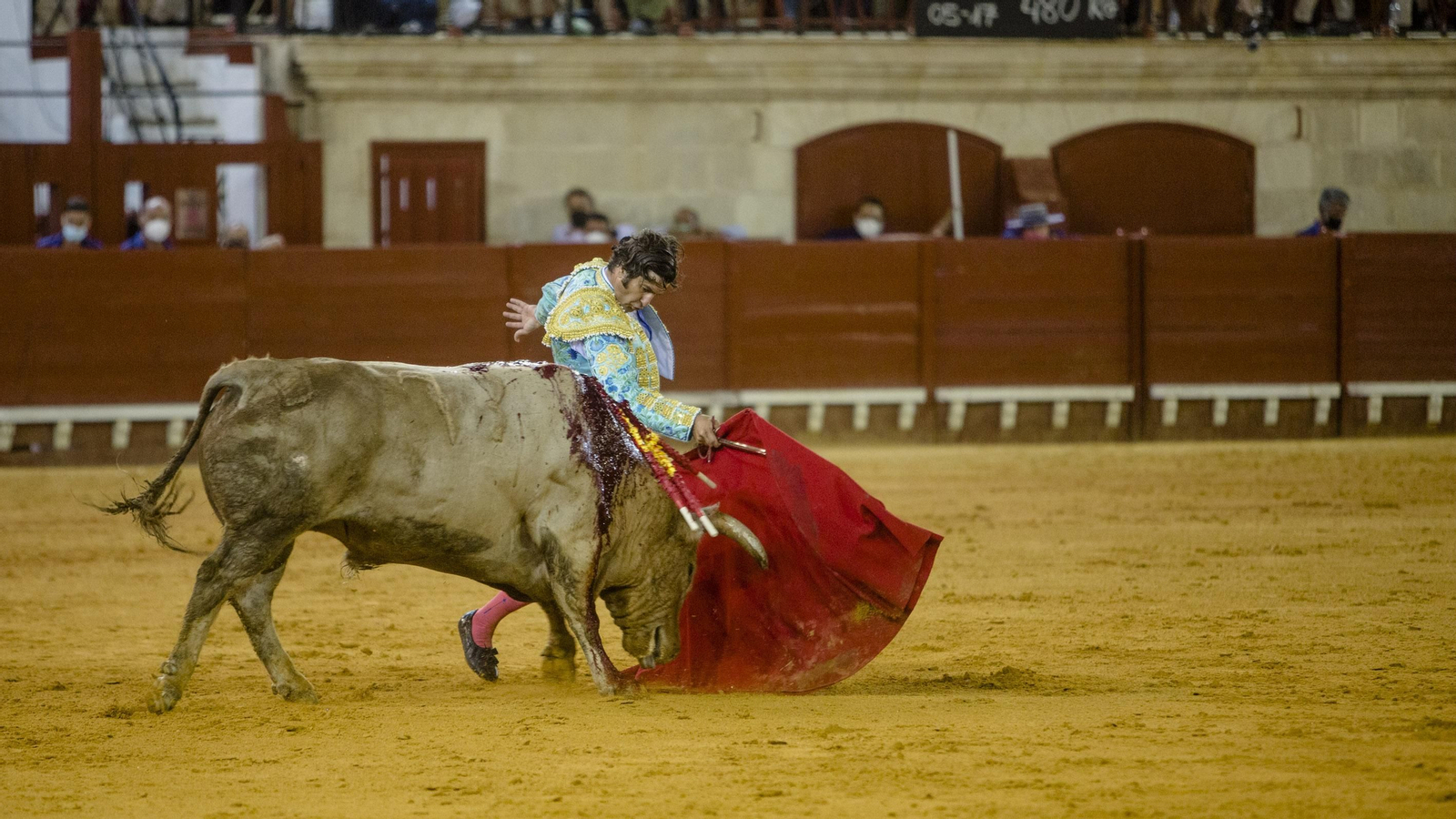 La corrida de toros en el Puerto de Santa María, con Morante de Puebla en solitario, en imágenes.