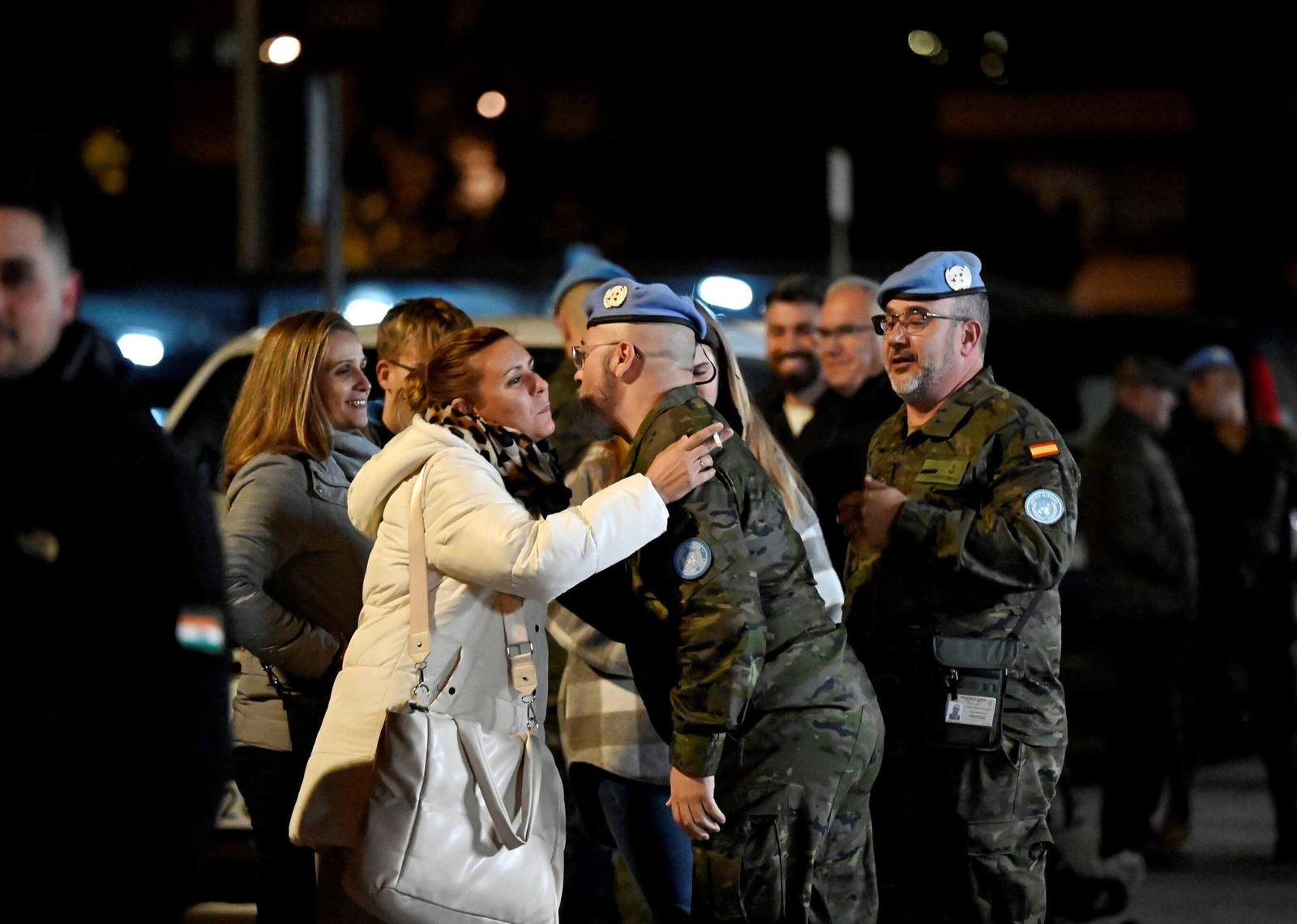 Emoción en la despedida de los militares de la brigada Guzmán el Bueno que parten a Líbano
