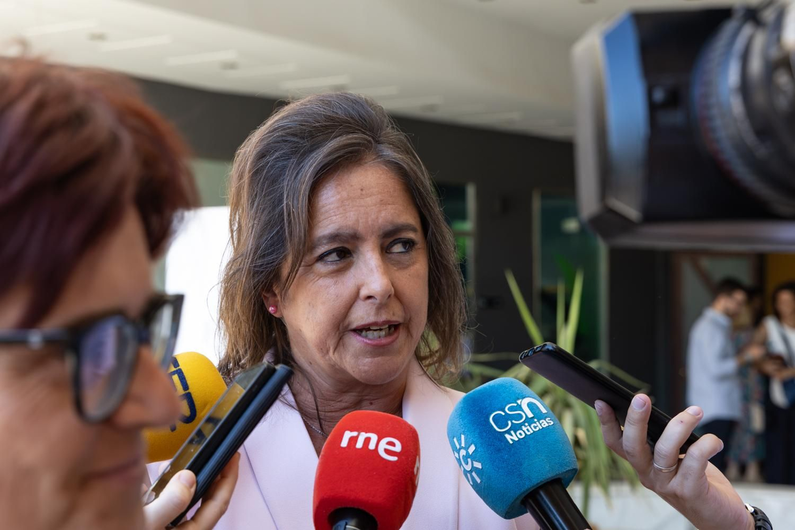 La sociedad jiennnese ha acompañado al Grupo Joly en su desayuno con la consejera.