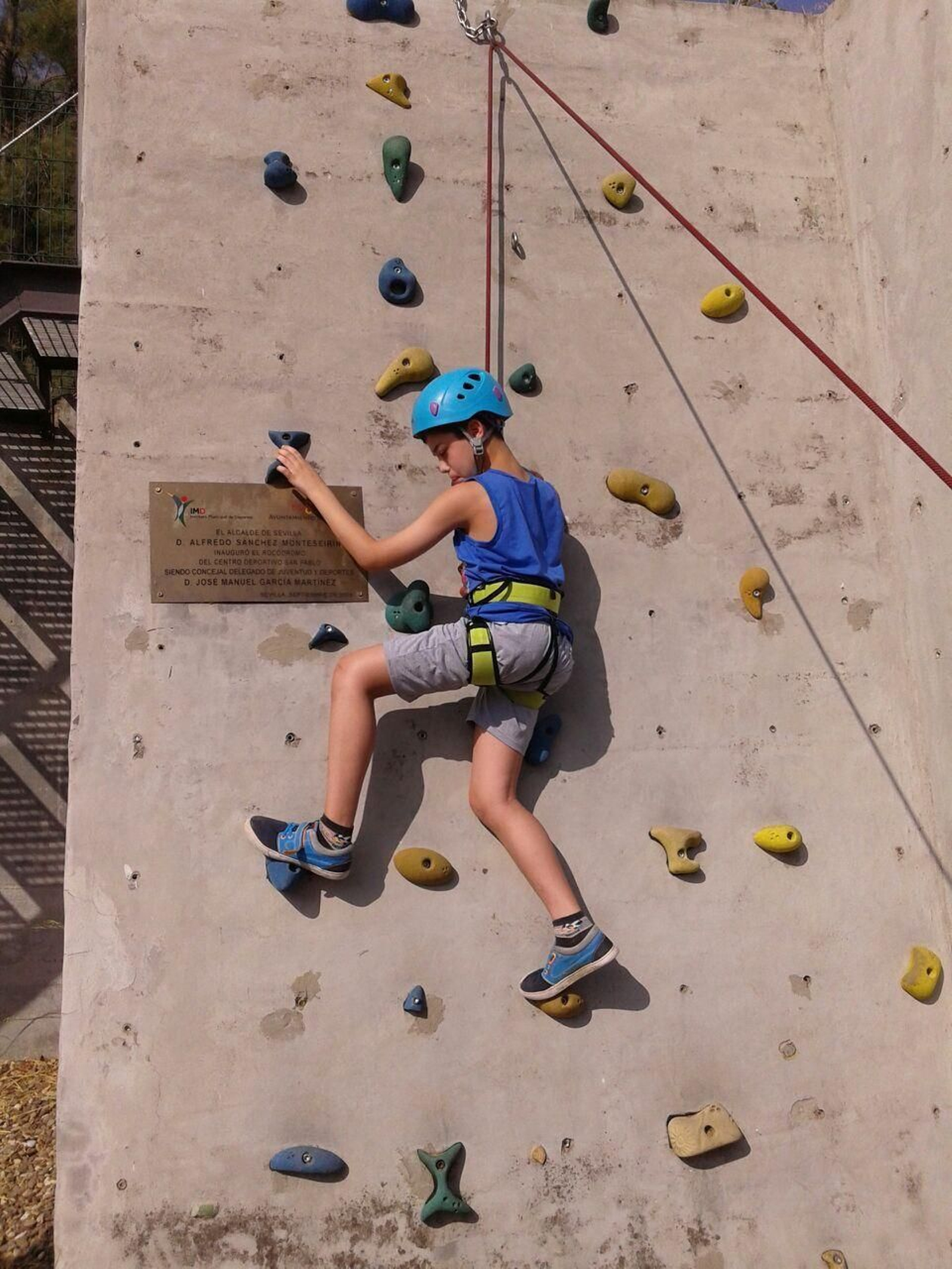 Entre otras, estas actividades de Respiro Familiar se desarrollan en campamentos de verano en zonas de playa, campamentos urbanos de verano o salidas de fin de semana para disfrutar de las vacaciones.