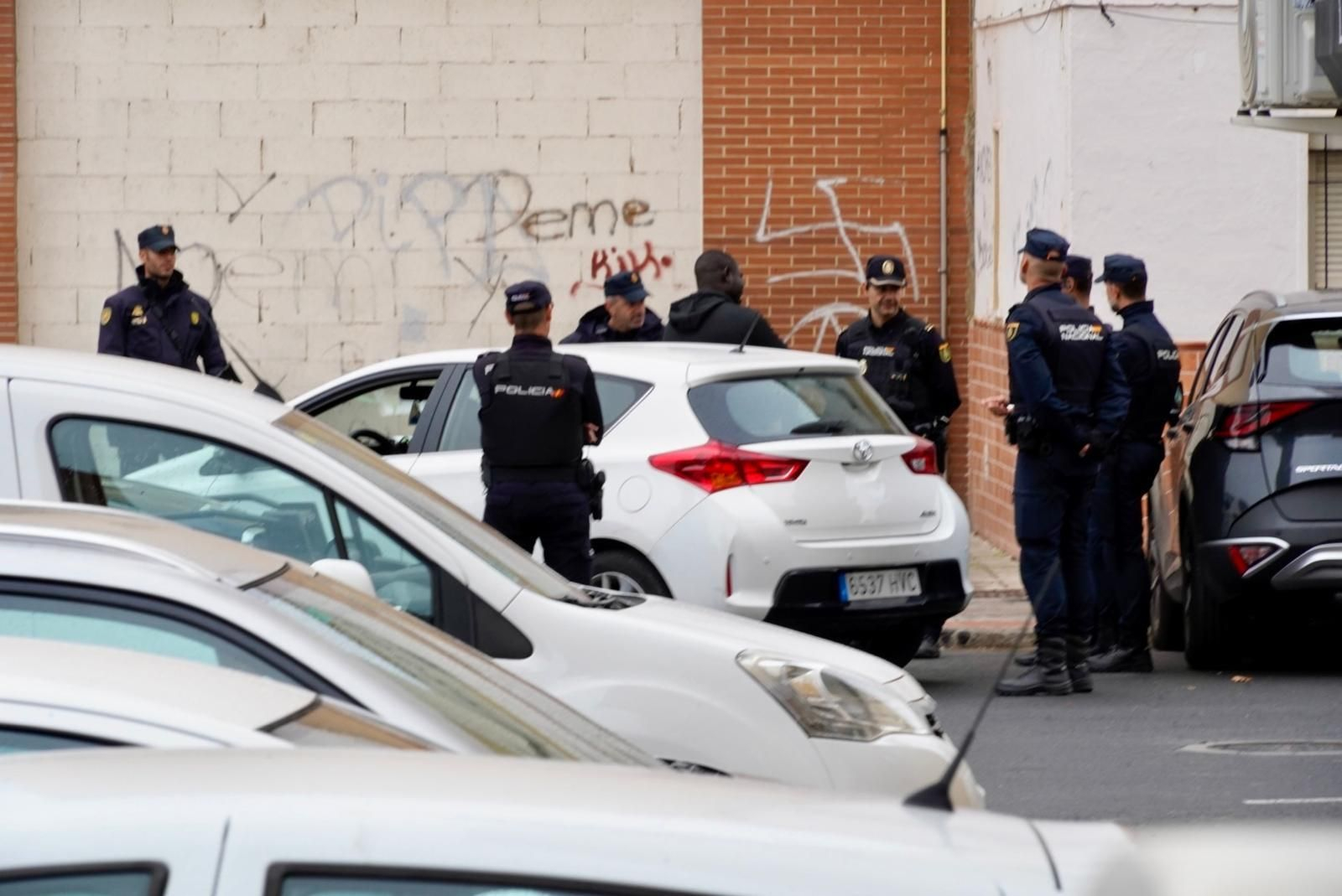 Imágenes de la macrooperación de la Policía Nacional este martes en El Torrejón y Pérez Cubillas: 200 agentes rastrean la zona