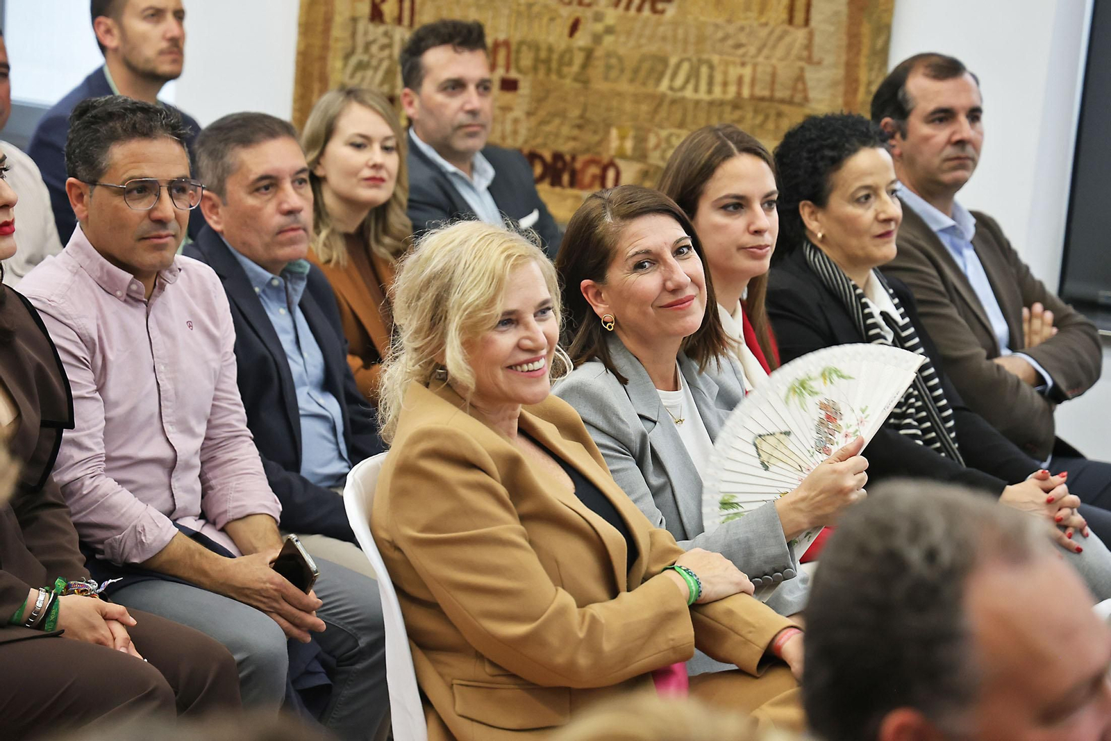 Imágenes de la presentación la Guía de Semana Santa de Huelva Información 2025