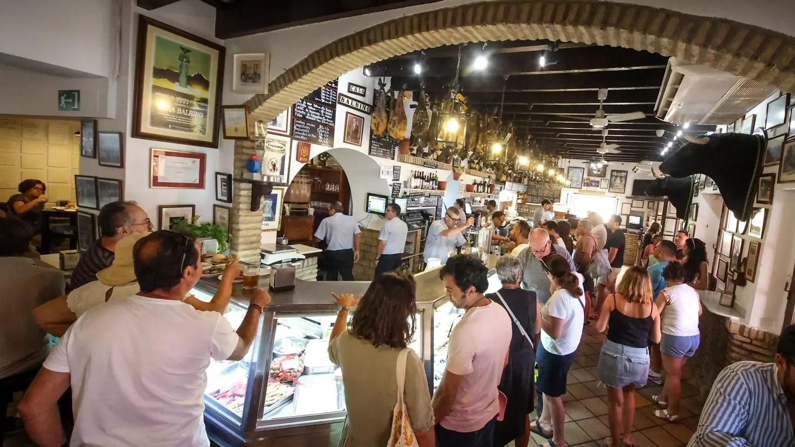 Interior del restaurante Casa Balbino, en Sanlúcar.