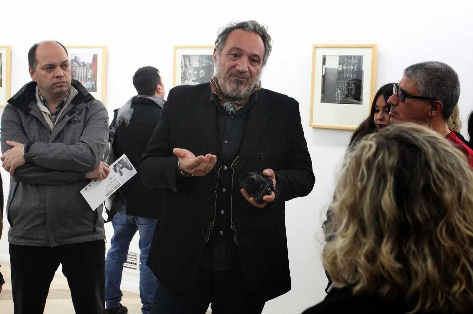 La inauguración de la exposición 'Valparaíso 1940-1950' de Antonio Quintana, 'Latitudes'