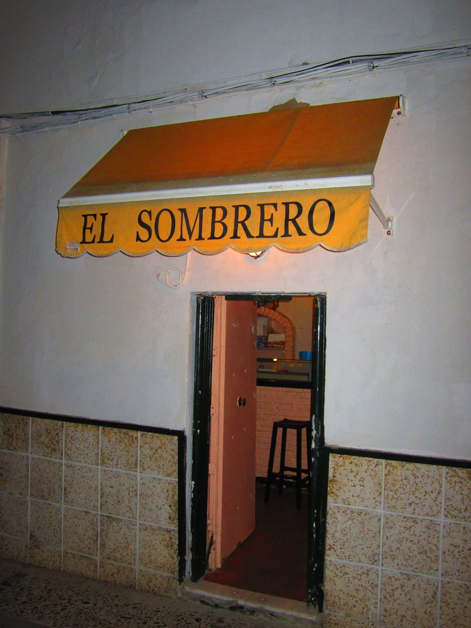 Fachada del Bar El Sombrero.