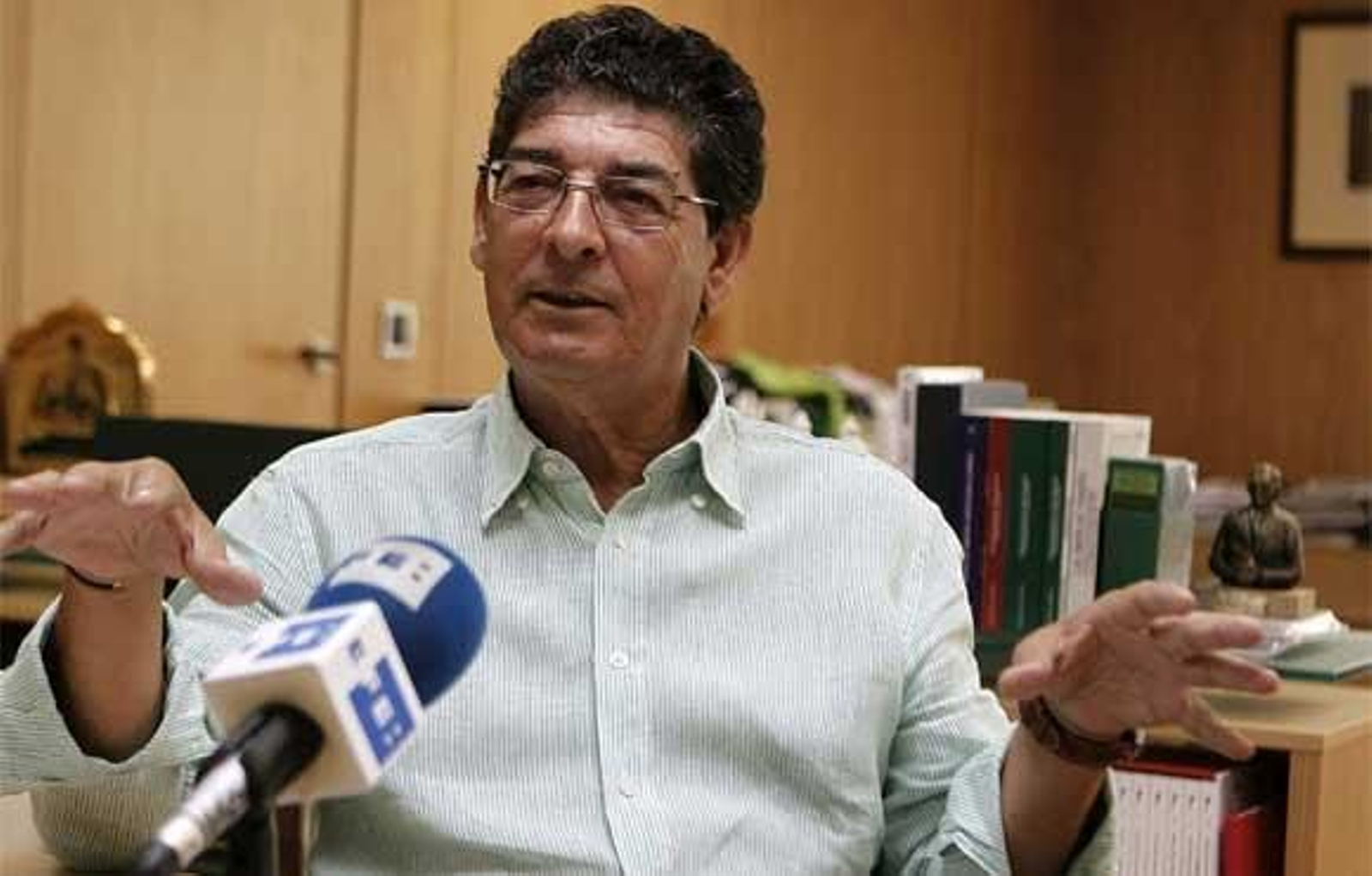Valderas pide rapidez a Díaz para que el Gobierno esté antes del 15 de septiembre Valderas pide rapidez a Díaz para que el Gobierno esté antes del 15 de septiembre