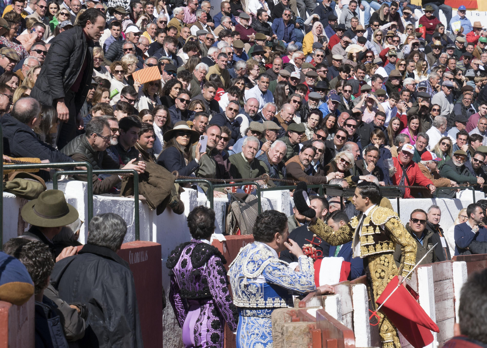 El triunfo del novillero Manuel Román en Linares, en imágenes