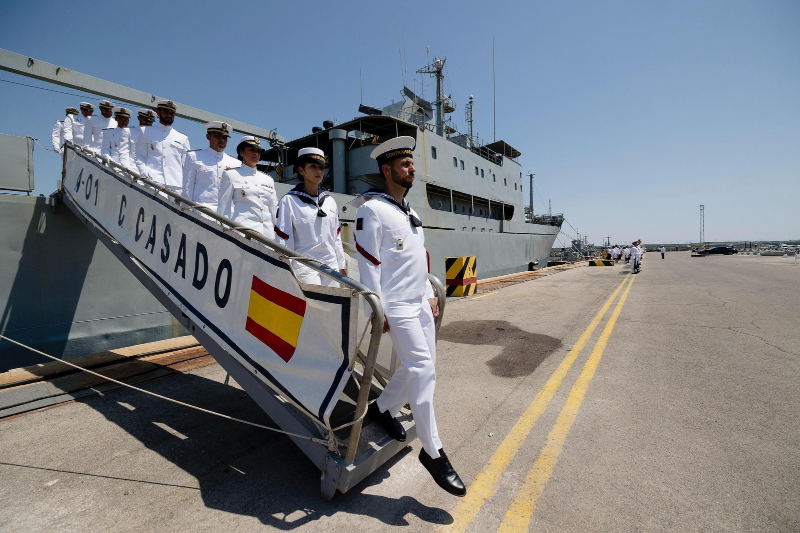 Las imagenes del acto de baja oficial del buque 'Contramaestre Casado' de la Armada