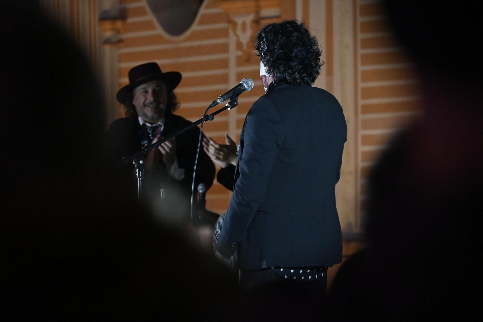 Imágenes de la zambomba en la Plaza de La Merced