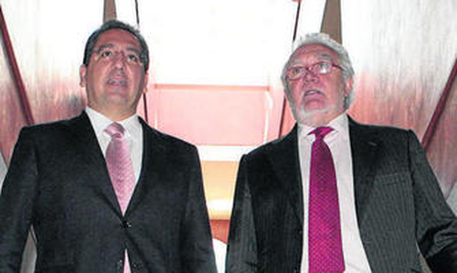 Antonio Pulido y José Luis Ros, ayer, en Sevilla.