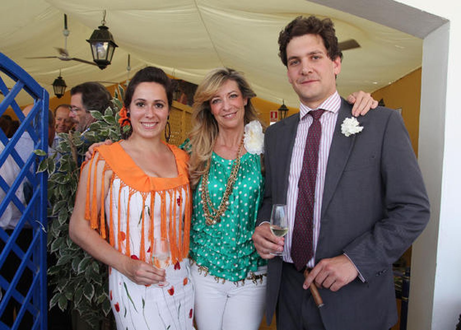 Laura Van Der Linden, de la Comisión Europea, junto a Silvia Díez, de la delegación de Turismo, y Piero Cattarini, de Vilma Oil.

Foto: Vanesa Lobo