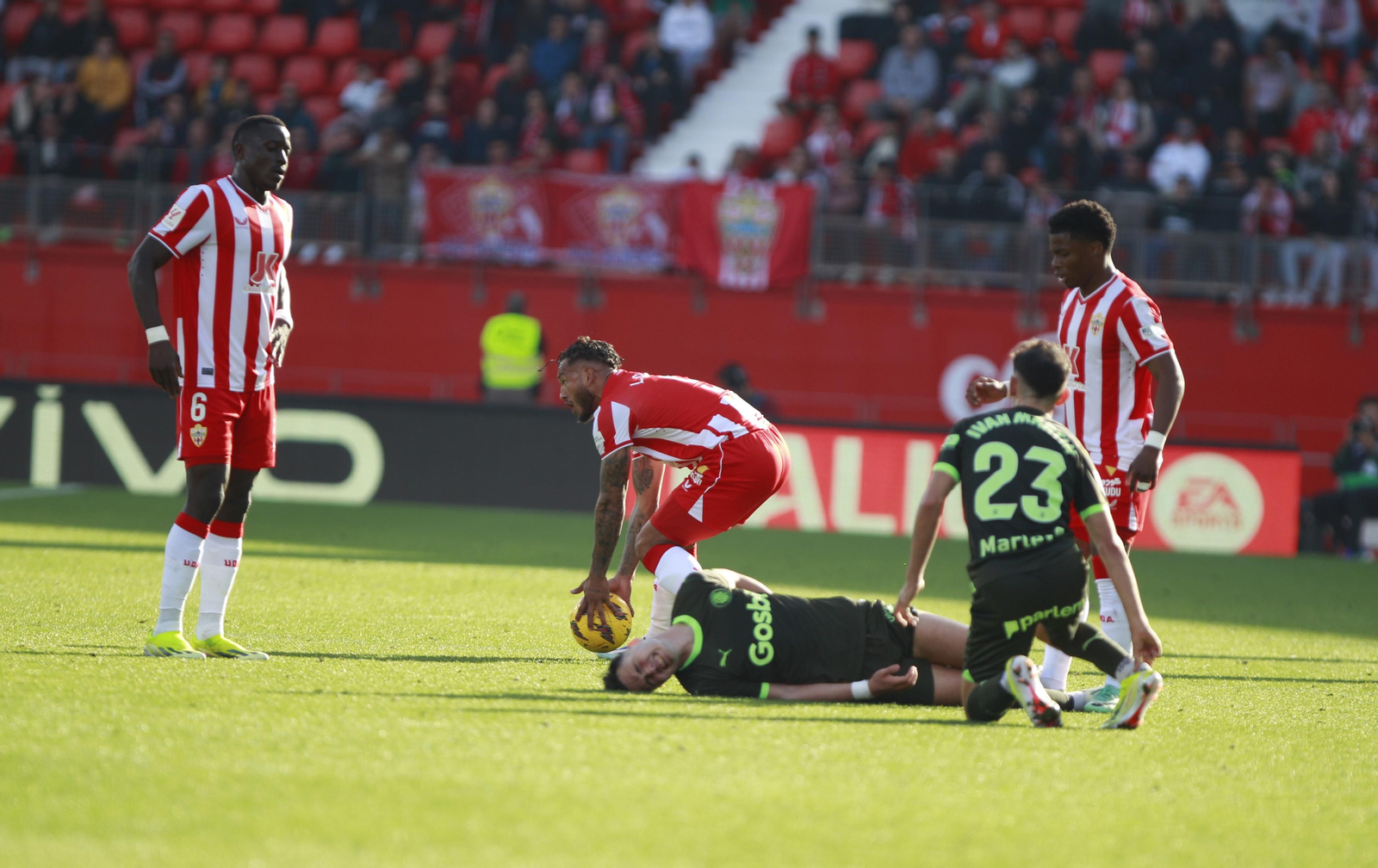 Las mejores imágenes del partido de fútbol U.D. Almería-Girona F.C.