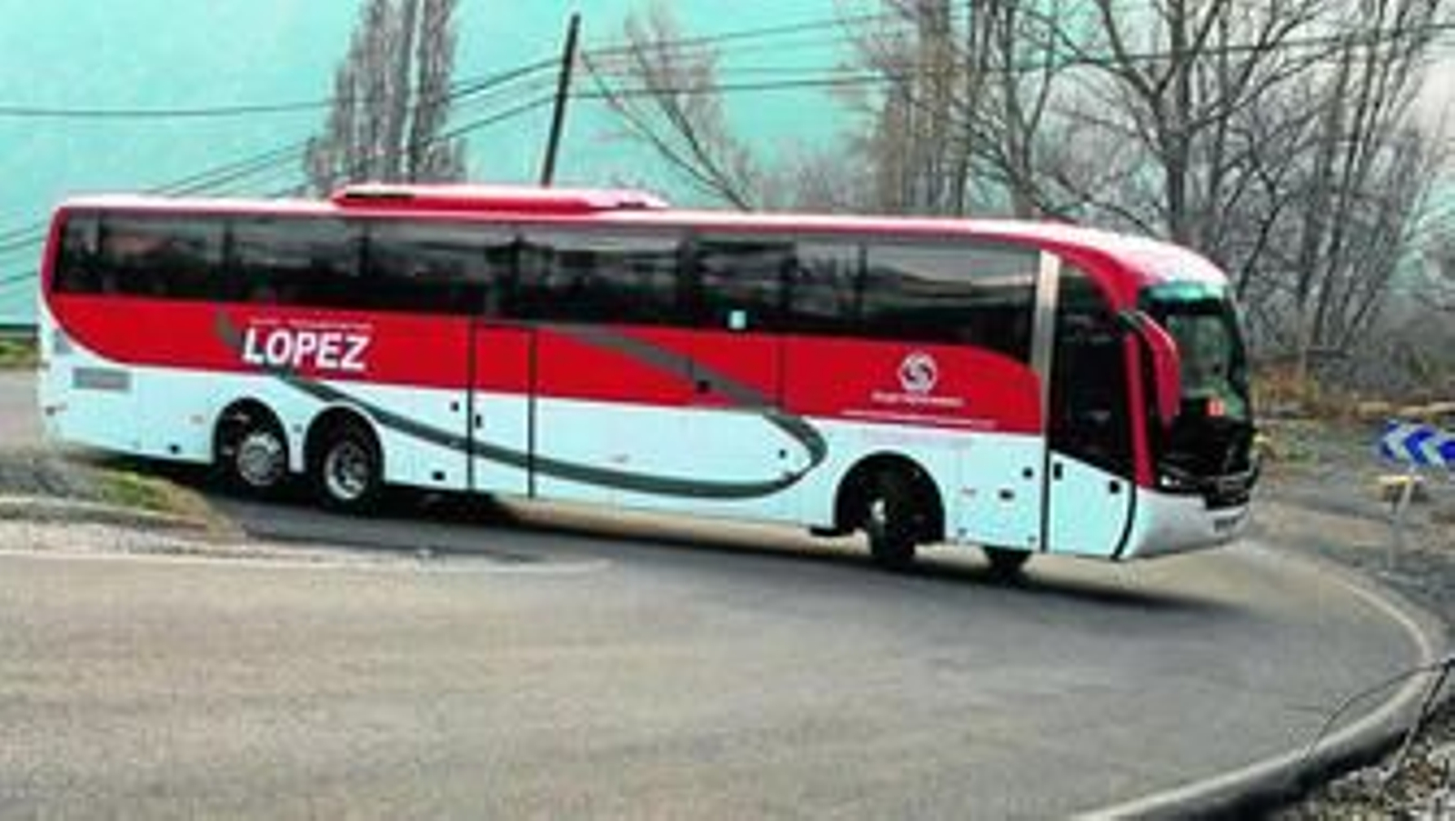 Uno de los autobuses de la empresa cordobesa.