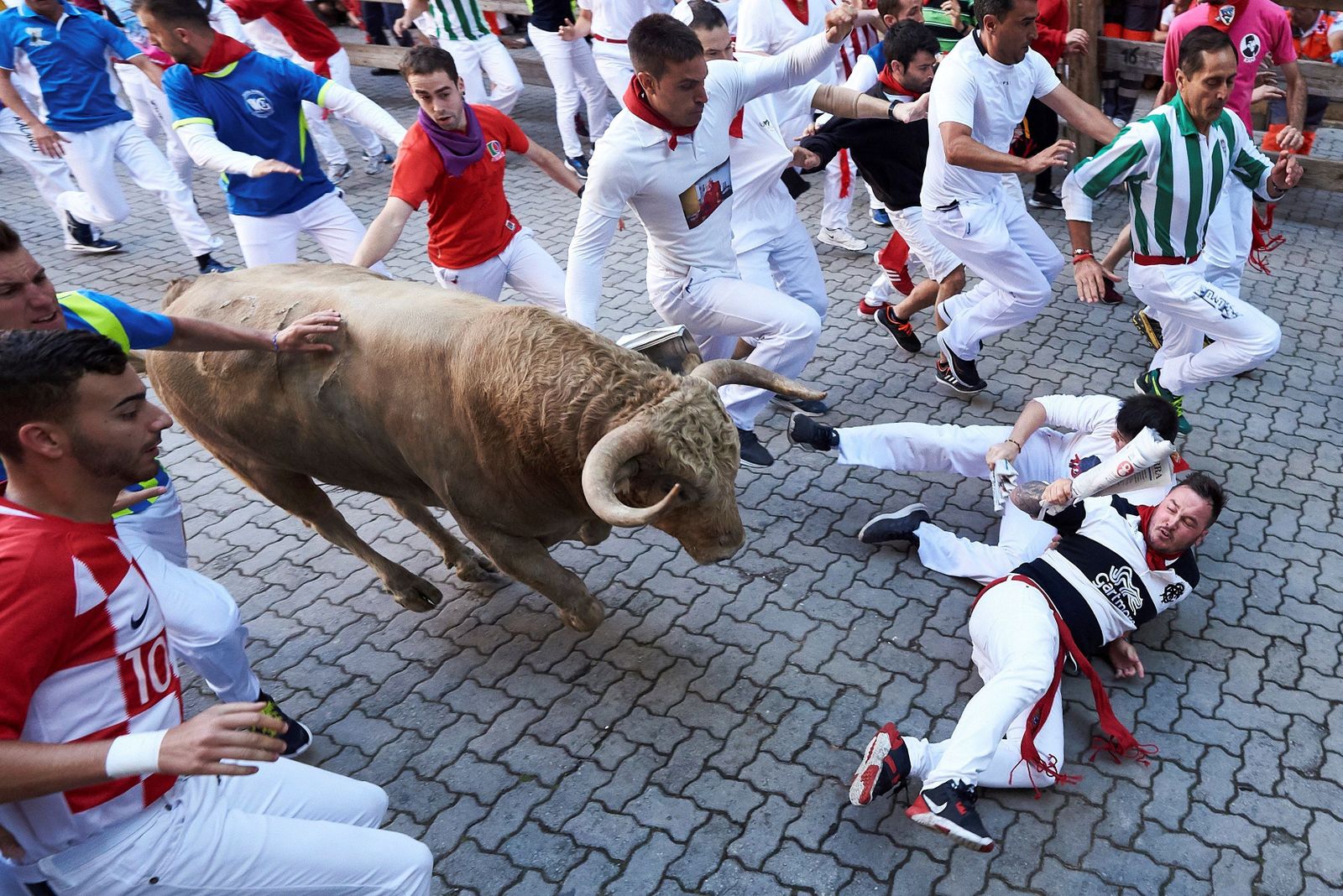 El quinto encierro de los Sanfermines, en imágenes