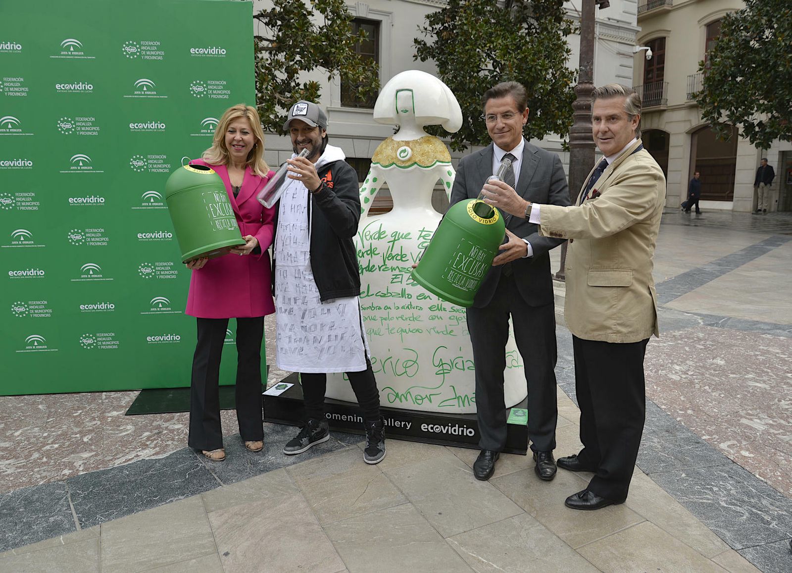 Las ecomeninas llena de arte las calles