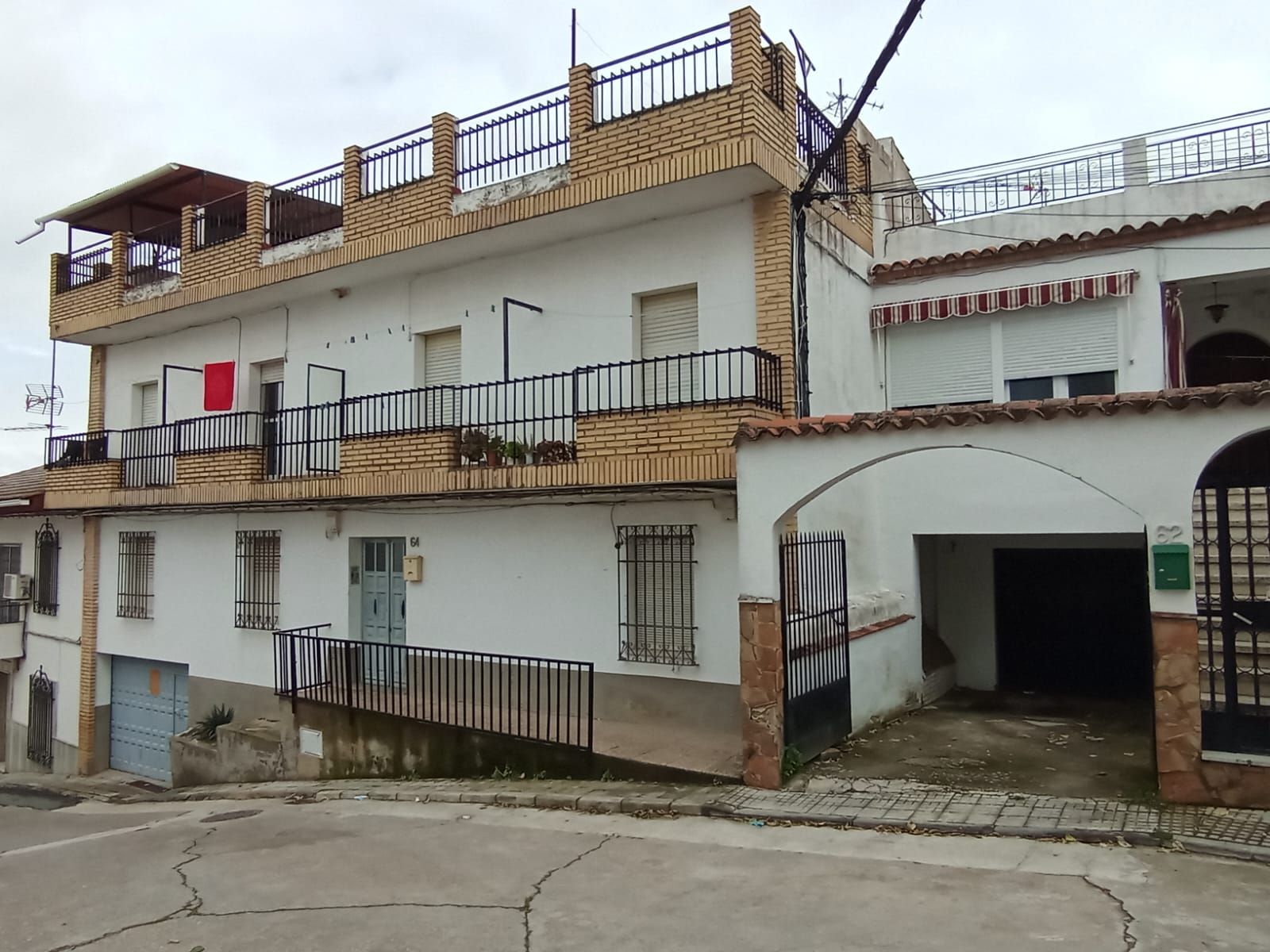 Edificio de la calle Justo Moreno de Montemayor donde han ocurrido los hechos.