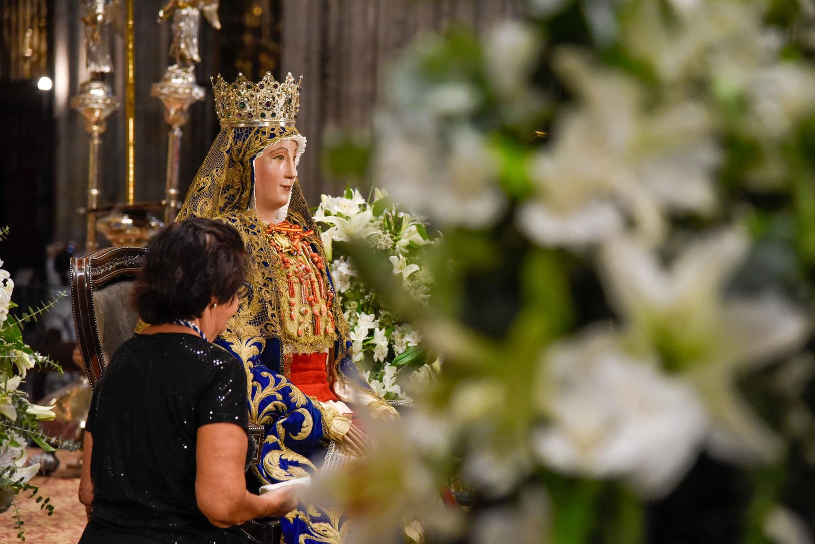 Besamanos de la Virgen de los Reyes