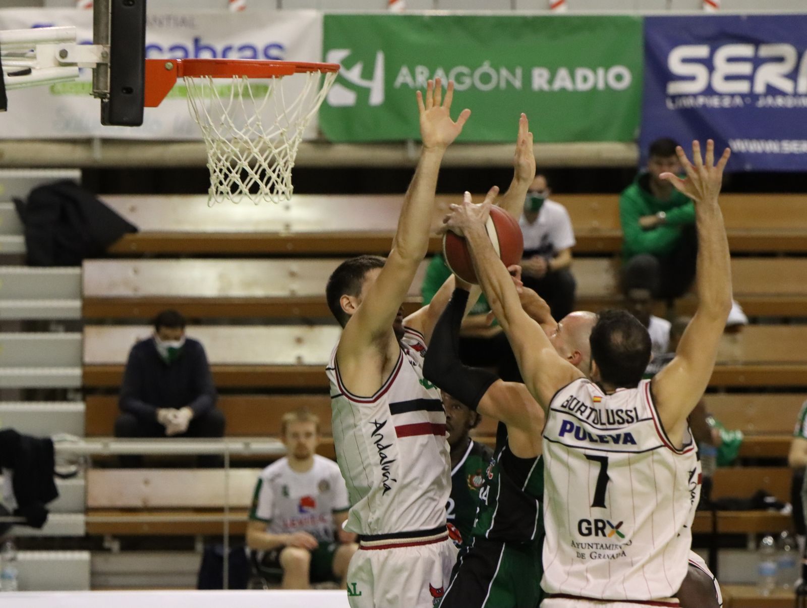 El Covián Granada dio un recital en el segundo tiempo del partido ante el Huesca
