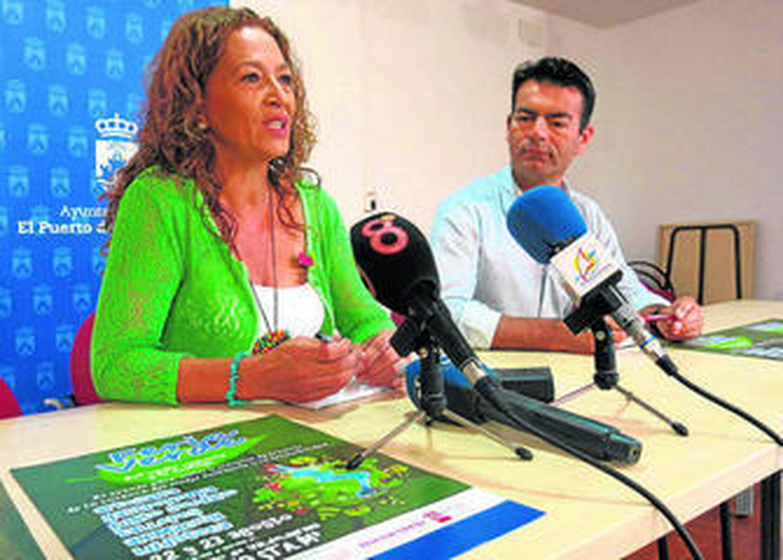 Un instante de la presentación del evento en la que estuvieron presentes el edil Ángel Quintana y Nuria Sánchez.