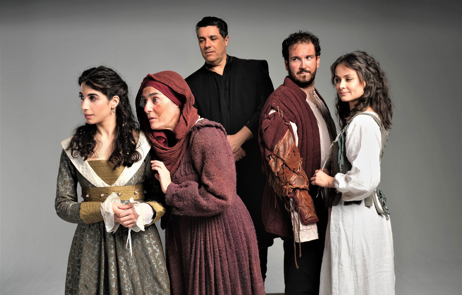 Anabel Alonso junto al resto de actores del reparto de ‘La Celestina’.