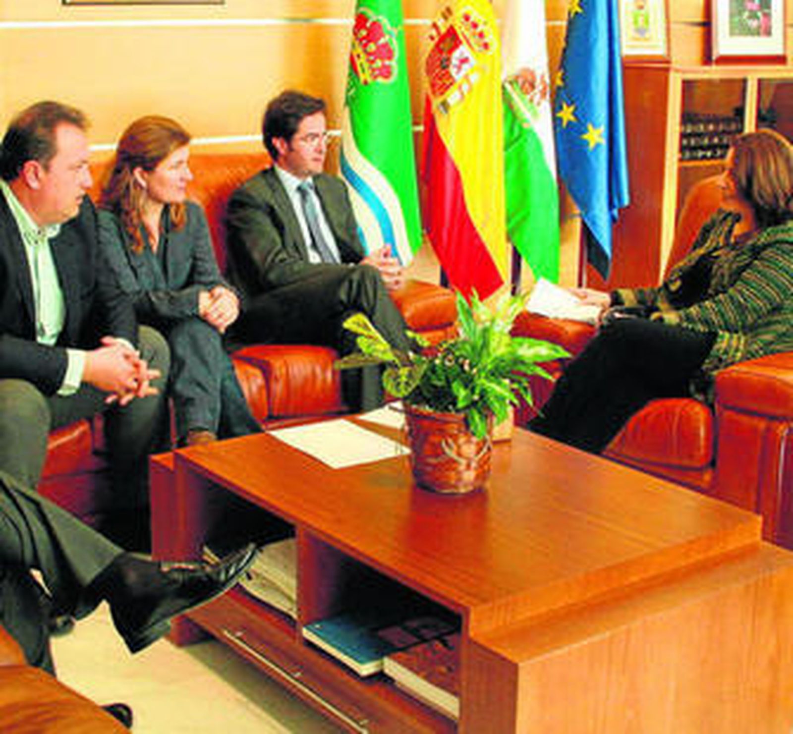 Góngora y Crespo durante la reunión mantenida en la mañana de ayer.