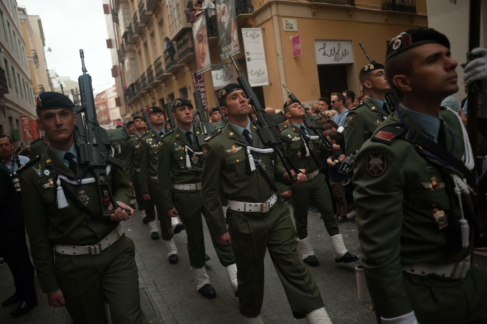 Fotos del desfile del traslado de Fusionadas en la Semana Santa de Málaga 2019.